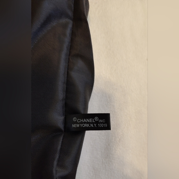 CHANEL Paris NWOT Canvas Chain Tote Bag Black Gold GWP NIP - Picture 5 of 9